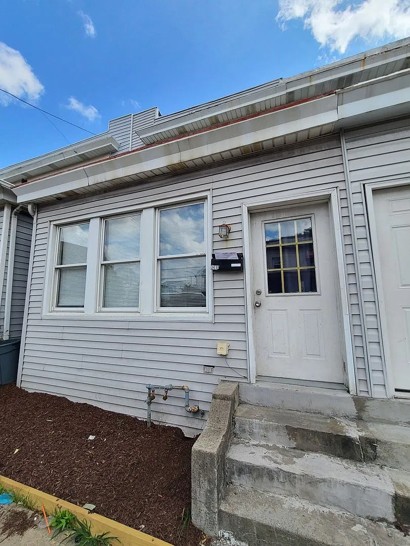 4bed/1.5bath On Bates - South Oakland Gem — Photo 1