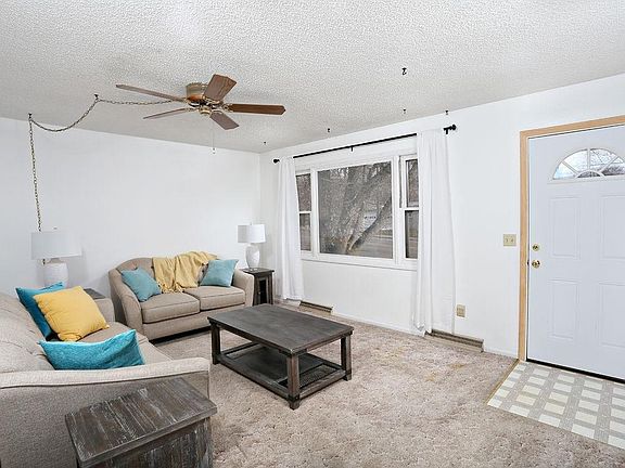 3rd image of 2720 Rehberg Ln