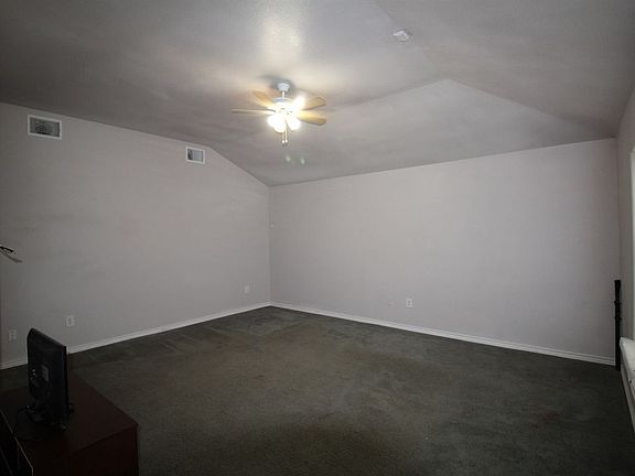 3rd image of 2303 Bonnie St