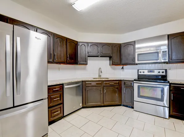 232 Harmon Cove Tower image 7 of 46