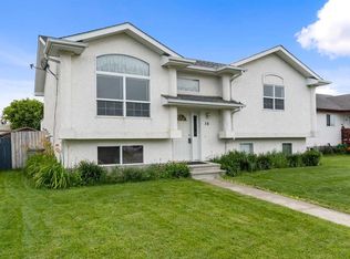 38 E Stephens Cres, Whitecourt, AB T7S 1V7