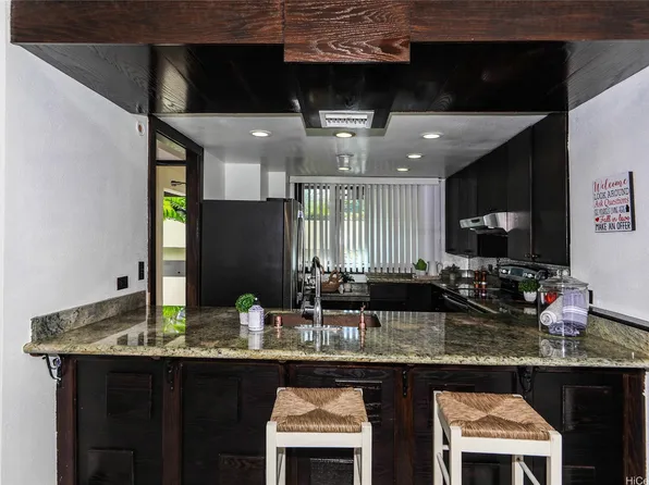 500 Lunalilo Home Rd APT 22H, Honolulu, HI 96825