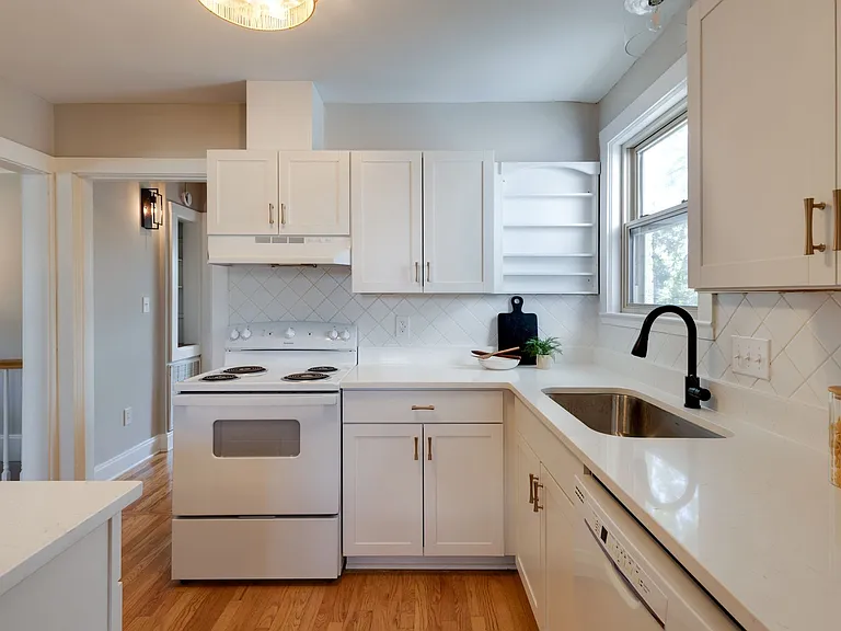 2313 Sunset Pl — Photo 36