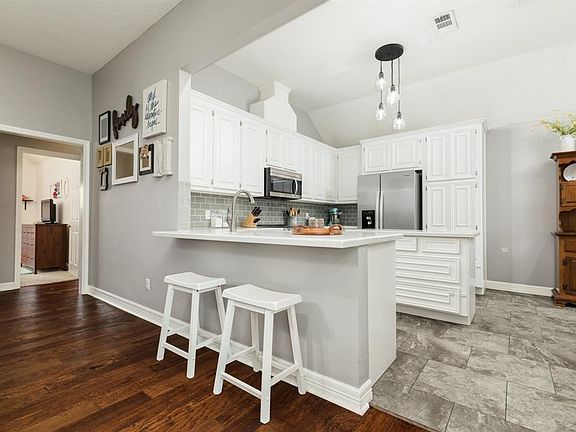 4th image of 215 Audubon Woods Ct