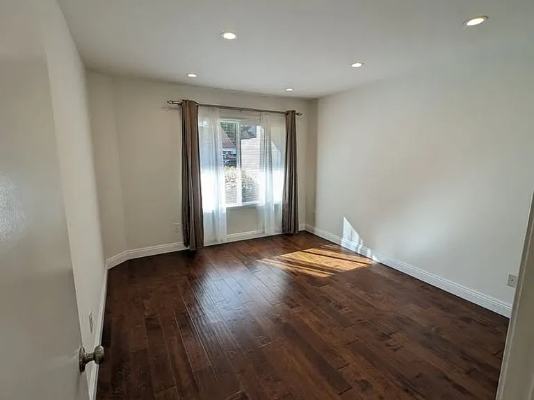 7 Grenada St — Photo 3