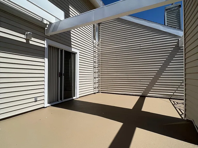 Deck, access to Loft