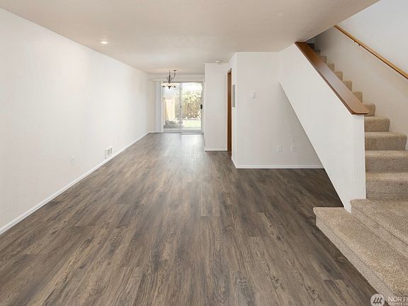3rd image of 15702 Admiralty Way APT C