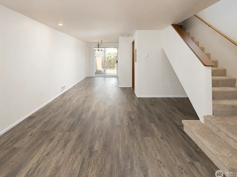 15702 Admiralty Way #C — Photo 3