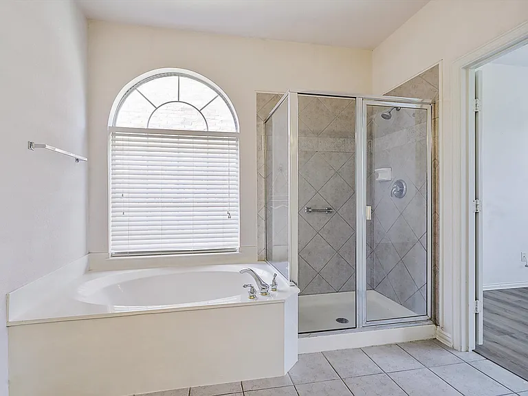 9233 Dark Forest Dr — Photo 23