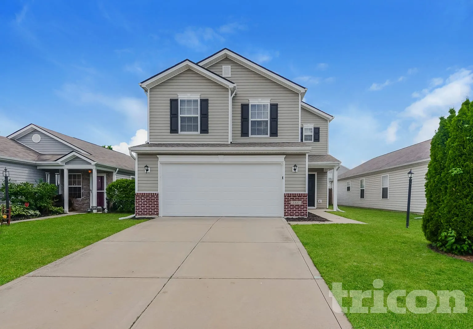 2337 Middle View Drive Columbus IN — Photo 1