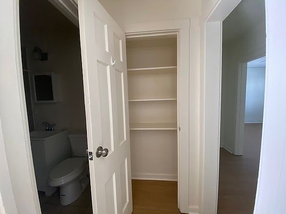 4th image of 2226 Sutterville Rd APT C