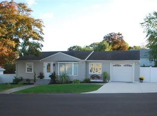 25 Fairfield Ave, Riverside, RI 02915