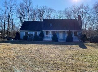 8 Fran Ln, Colchester, CT 06415