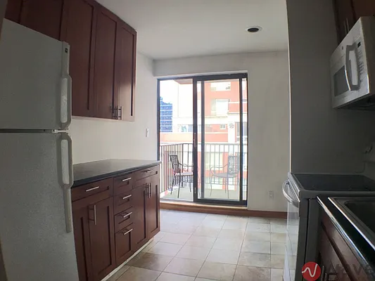 Rented by Wave Real Estate Group | media 20