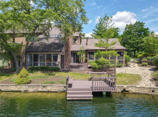 74 Cove Ct, Chagrin Falls, OH 44023