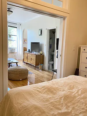 Rented by Avenue Sotheby's International Realty | media 6