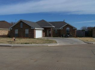 1056 Colonnade Dr, Burkburnett, TX 76354