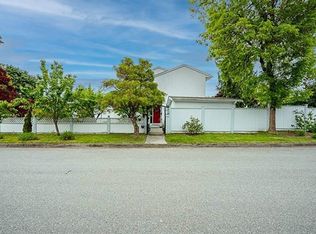 15524 96b Ave, Surrey, BC V3R7N7