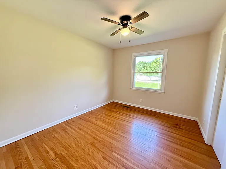222 Yorktown Rd — Photo 27