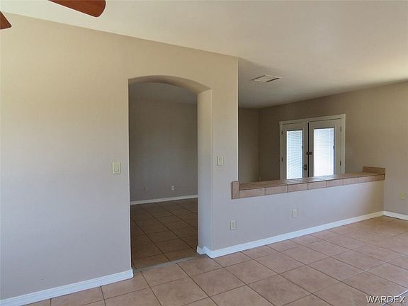 4th image of 2845 Lillie Ave
