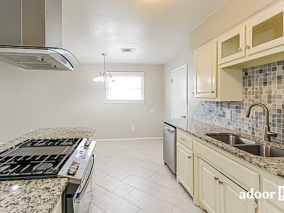 4th image of 3901 Veterans Ln