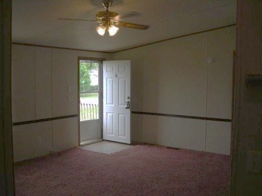 3rd image of 101 Daytona Ln