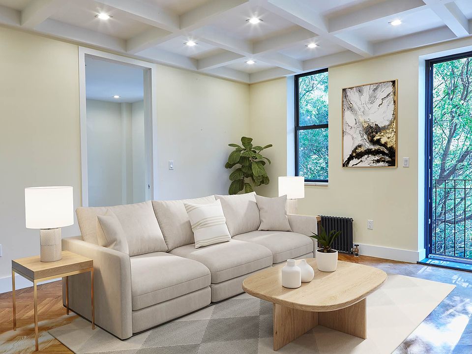 1st image of 921 Washington Ave #218