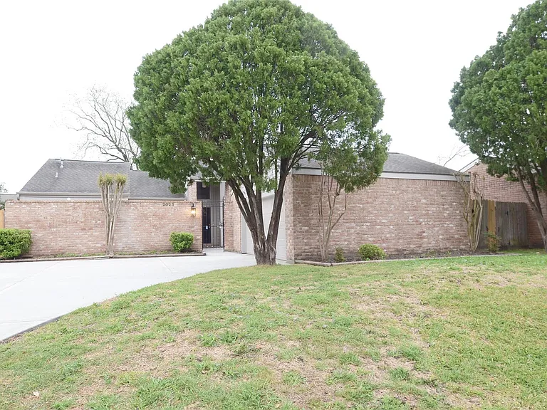 2023 Woodland Springs St — Photo 35