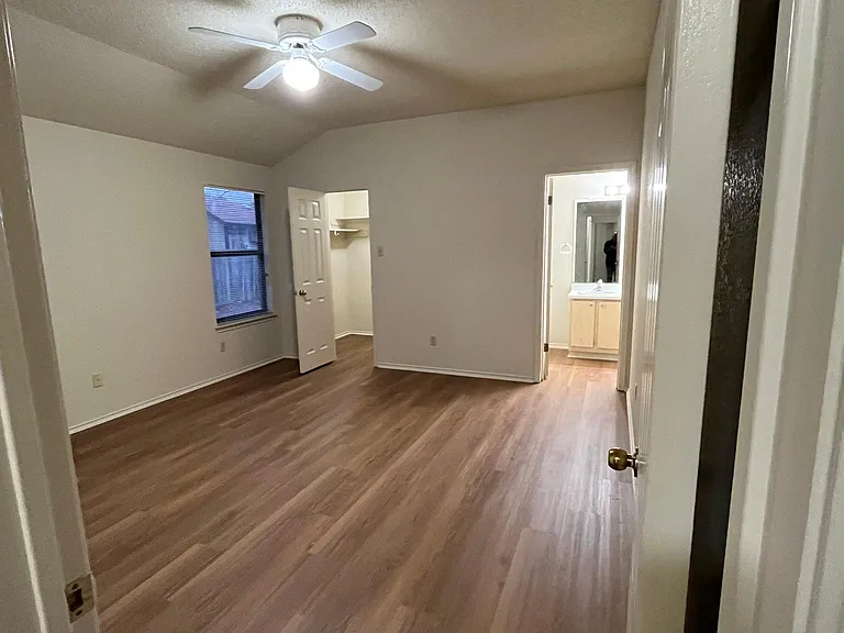 862 Latteridge Dr — Photo 14