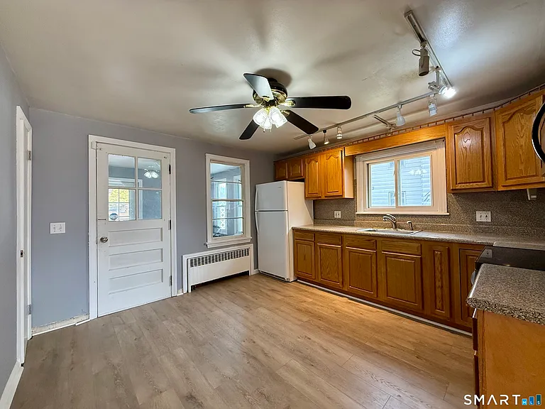 37 Alexander Ave #1 — Photo 4
