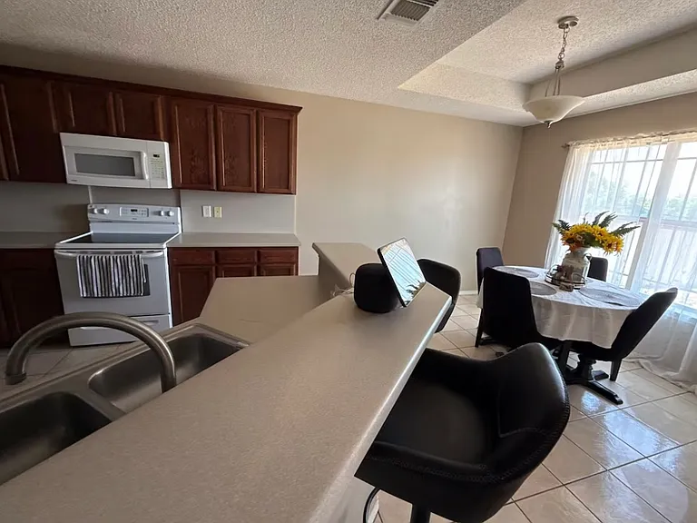 2825 McGill Blvd — Photo 4
