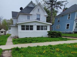 723 W 1st St, Waterloo, IA 50701