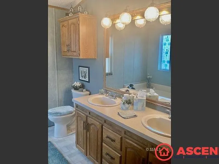 125 Sargent Ln — Photo 16