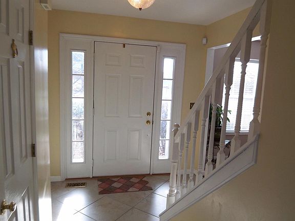 3rd image of 8361 Lakevalley Dr