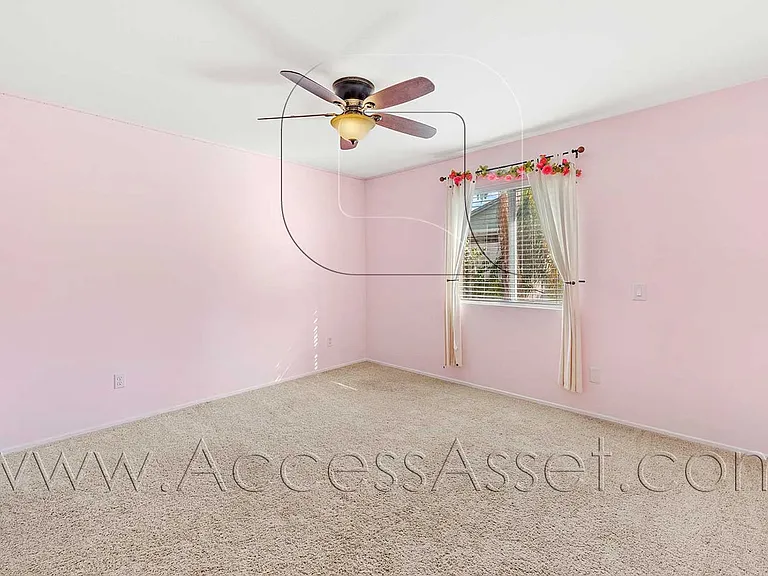 1358 Baldwin St — Photo 21