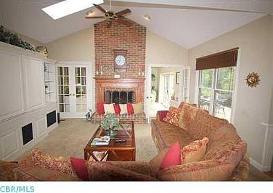5th image of 10385 Woodburn Dr