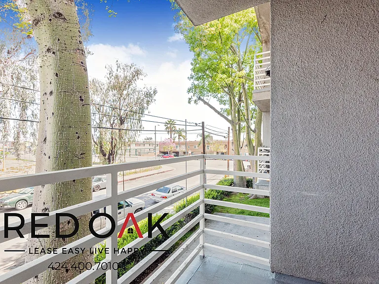 8309 Cedros Ave #110 — Photo 4