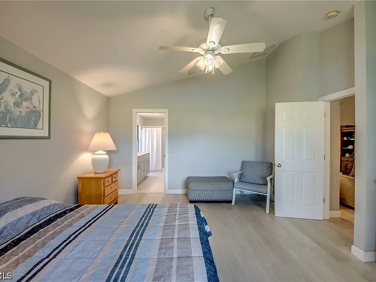 15472 Admiralty Cir #2 — Photo 32