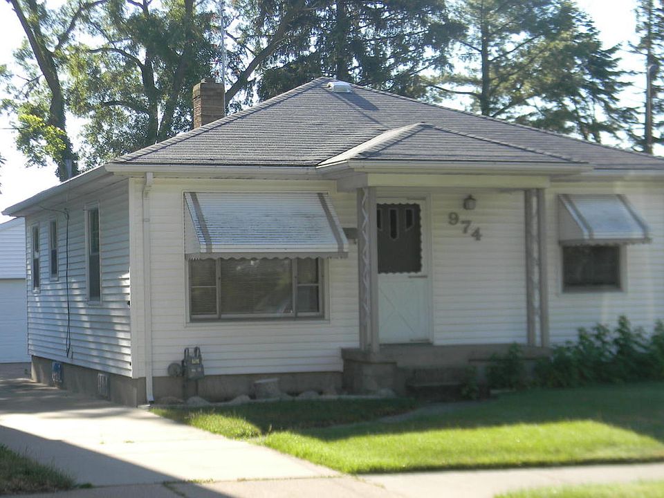 1st image of 974 Frederick Ave NW