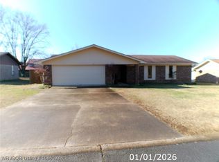 301 N 27th St, Ozark, AR 72949