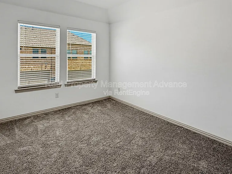 6064 Silverado Trl — Photo 17