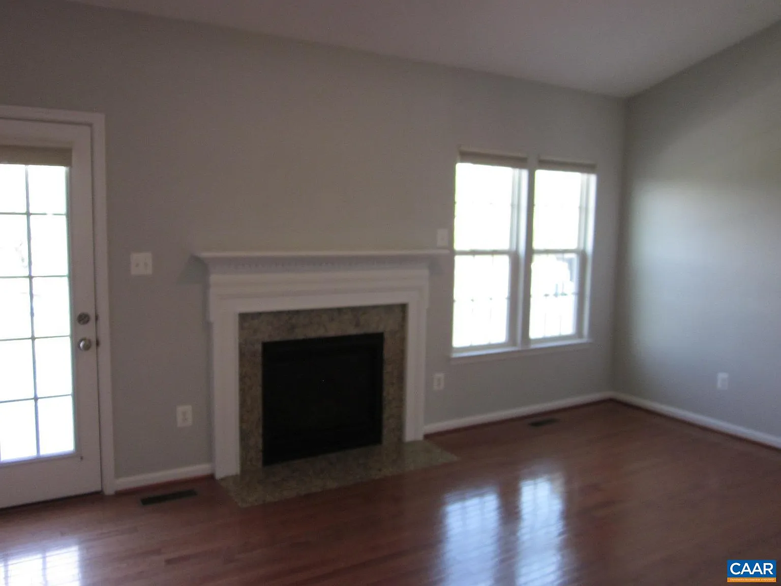 3 bed, 4.0 bath, 2437 sqft, $2,500 — Photo 4
