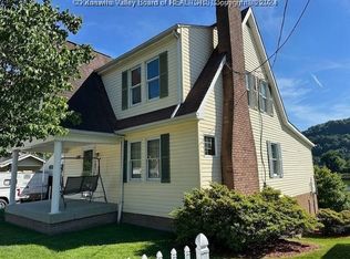 2032 Orchard Ave, Belle, WV 25015