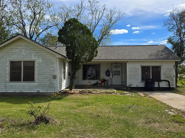 3100 12th St, Bay City, TX 77414