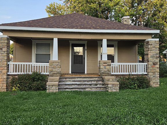 3rd image of 2214 N Fay Avenue