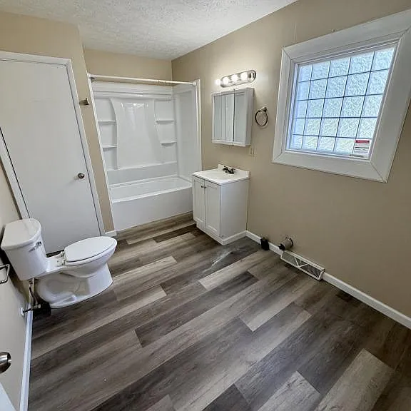 112 N Clover Ave #112 — Photo 7