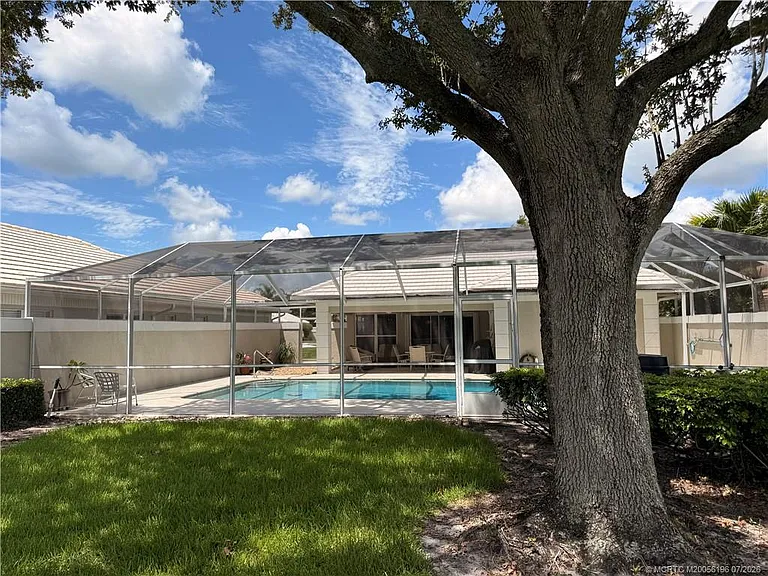 2527 SW Brookwood Ln — Photo 23