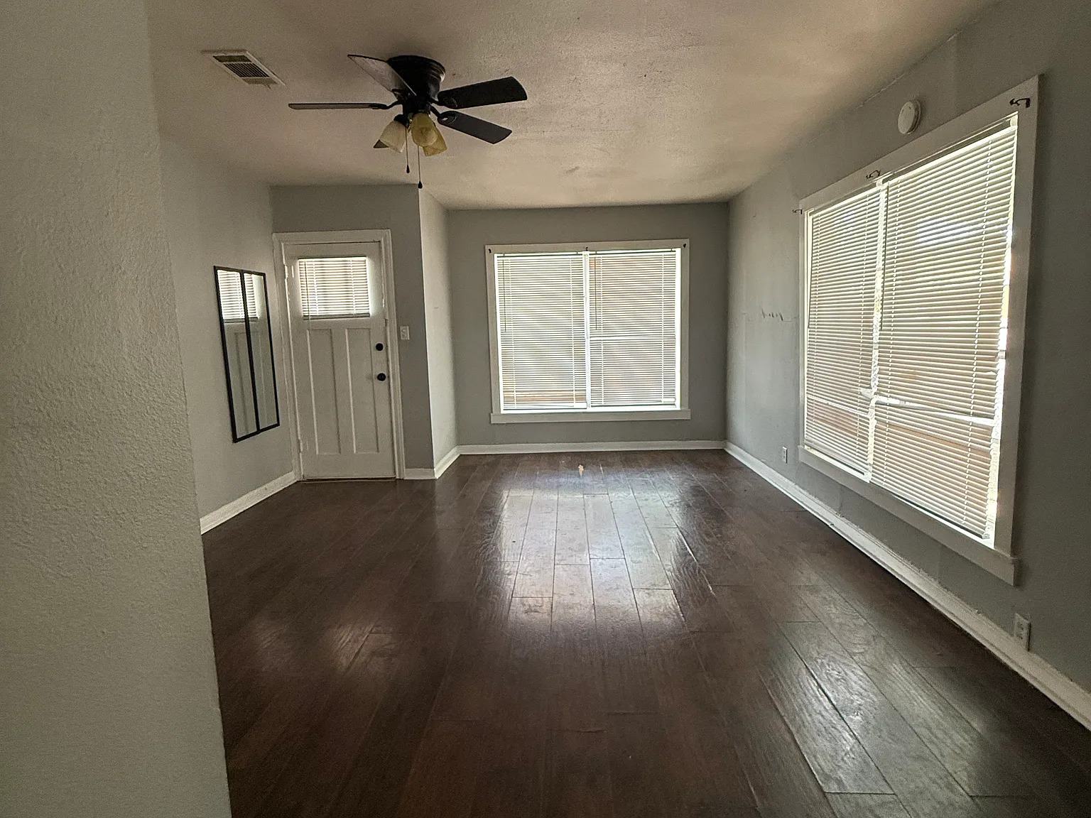 2 bed, 908 sqft, $925 — Photo 3