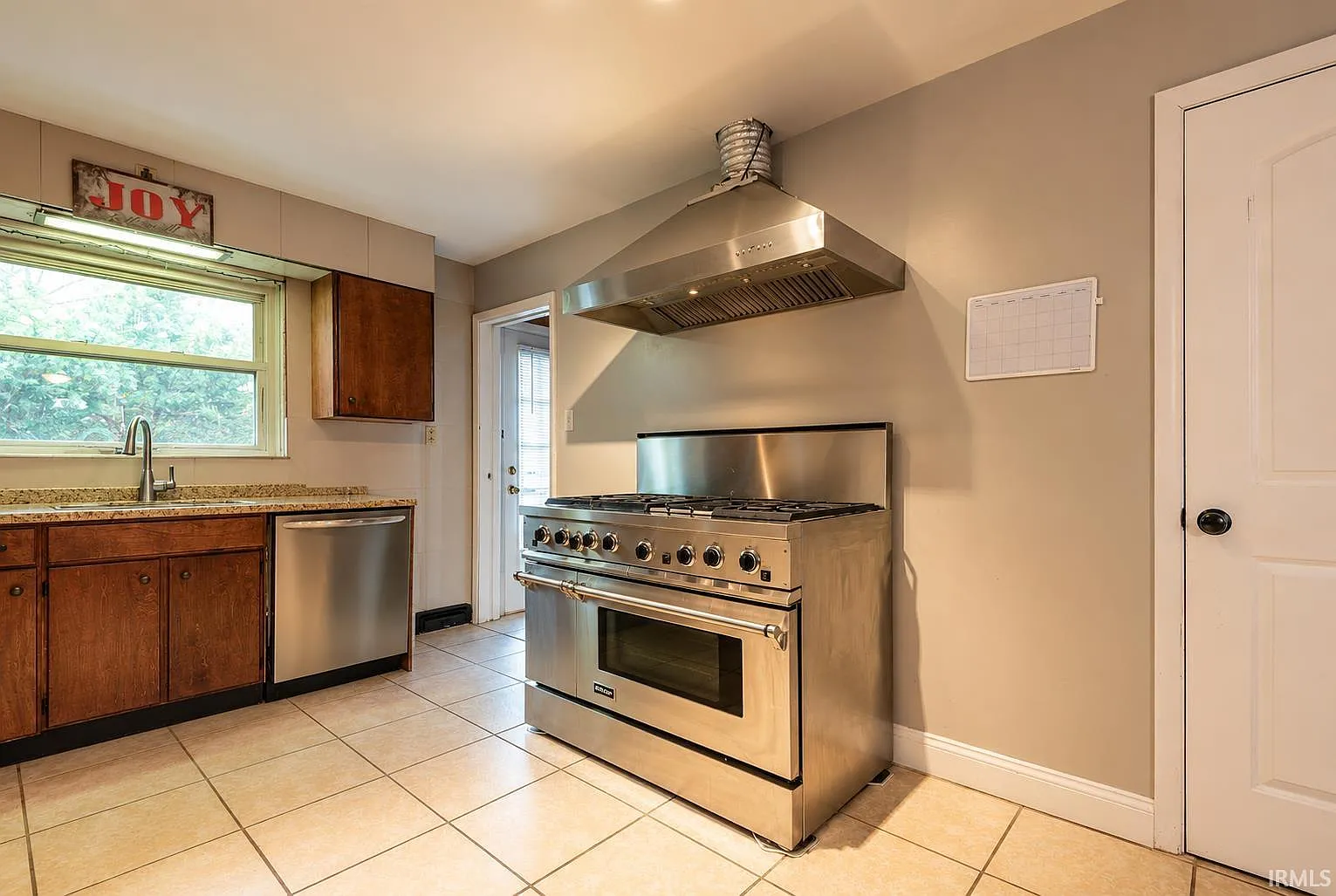 4 bed, 3.0 bath, 2294 sqft, $2,800 — Photo 4