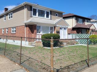 2046 163rd St FLOOR 1, Whitestone, NY 11357